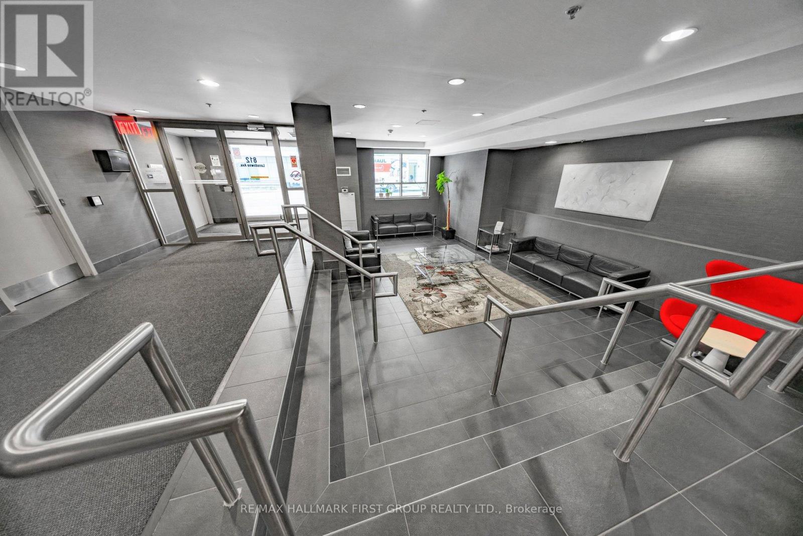 918 - 812 Lansdowne Avenue, Toronto (Dovercourt-Wallace Emerson-Junction), Ontario  M6H 4K3 - Photo 31 - W12911262