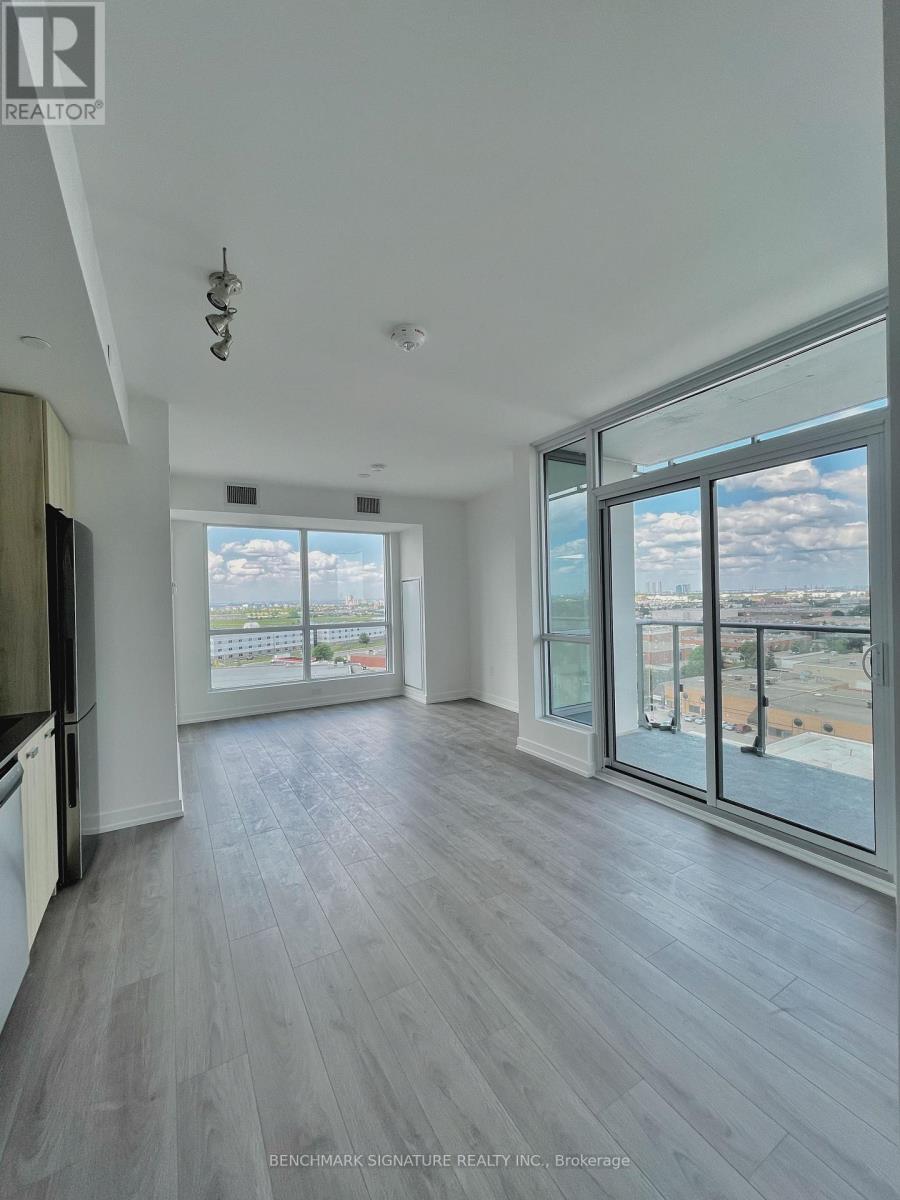 1204 - 10 De Boers Drive, Toronto (York University Heights), Ontario  M3J 0L6 - Photo 2 - W12911286