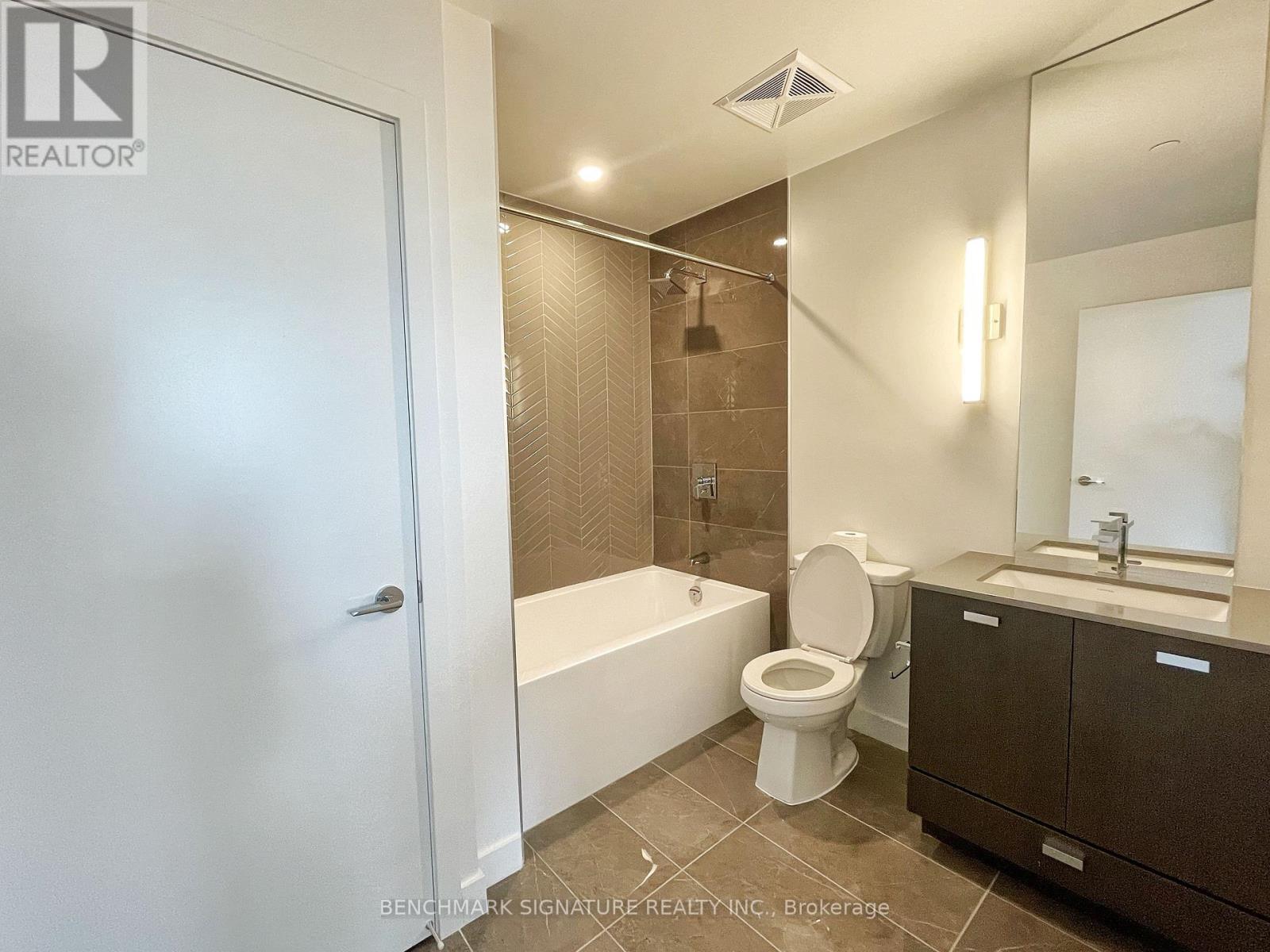 1204 - 10 De Boers Drive, Toronto (York University Heights), Ontario  M3J 0L6 - Photo 4 - W12911286