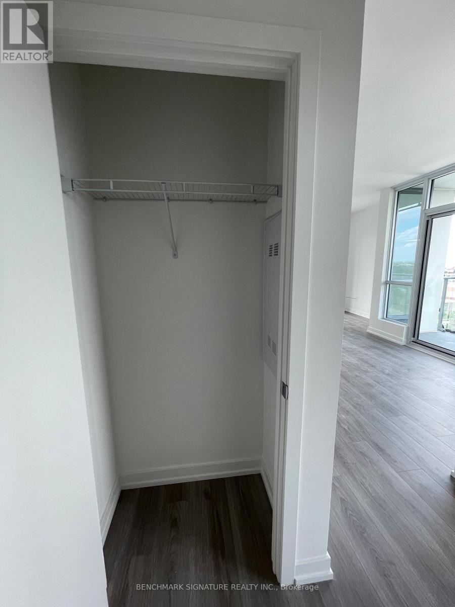 1204 - 10 De Boers Drive, Toronto (York University Heights), Ontario  M3J 0L6 - Photo 5 - W12911286