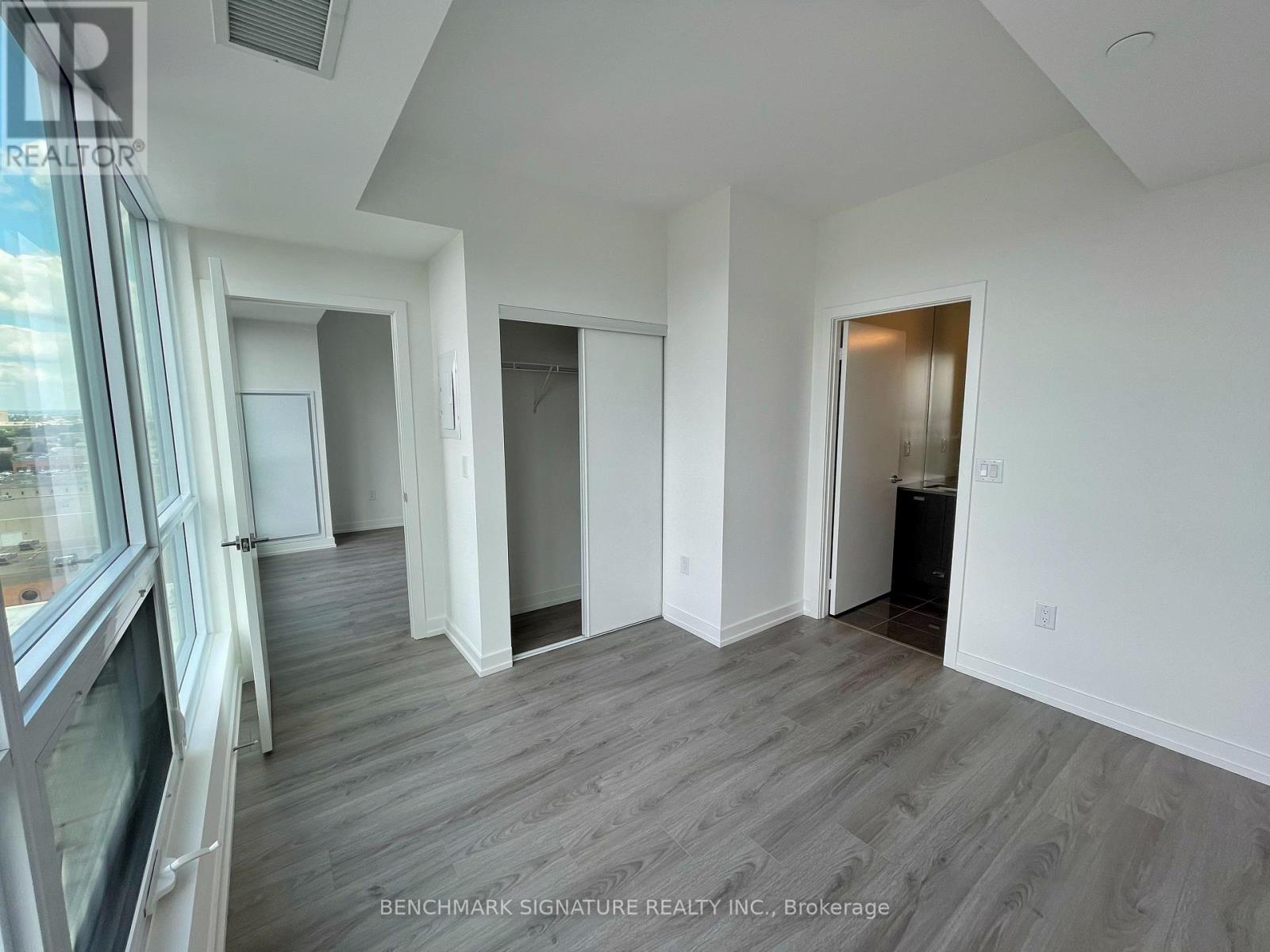 1204 - 10 De Boers Drive, Toronto (York University Heights), Ontario  M3J 0L6 - Photo 6 - W12911286