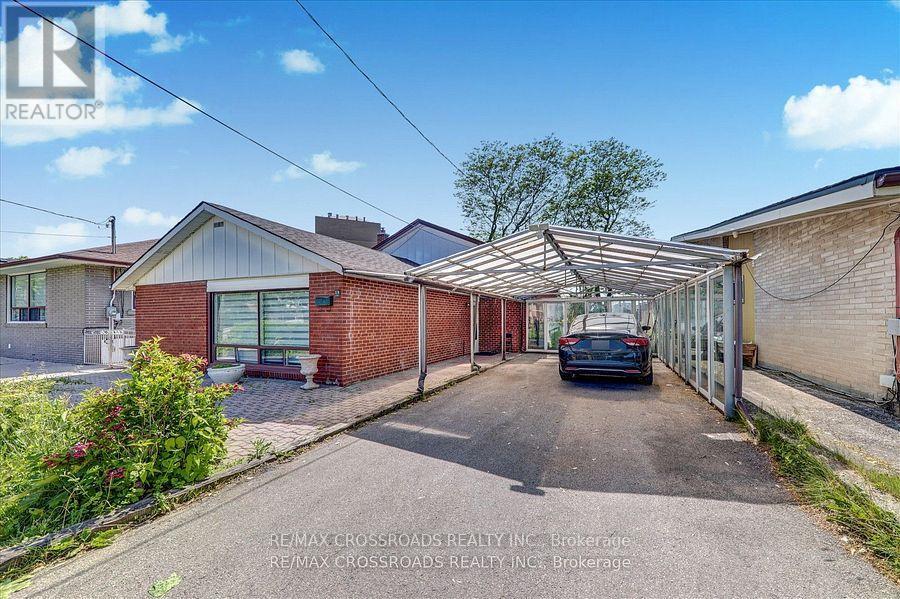 18 DEMARCO BOULEVARD, Toronto, Ontario