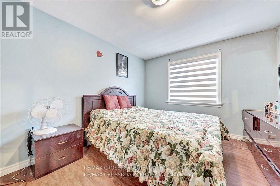 18 Demarco Boulevard, Toronto, Ontario  M6L 2W1 - Photo 15 - W12911318