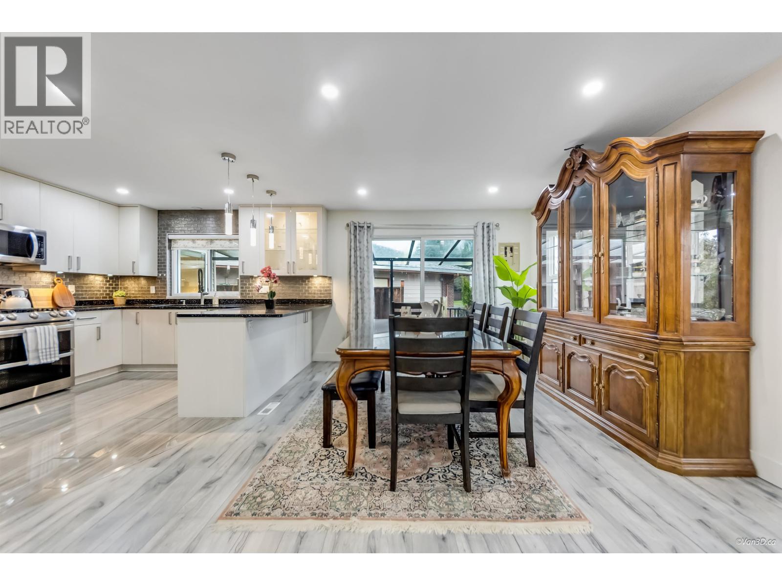 20461 Deniza Avenue, Maple Ridge, British Columbia  V2X 8T7 - Photo 3 - R3102194