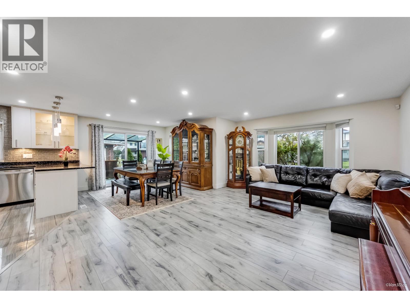 20461 Deniza Avenue, Maple Ridge, British Columbia  V2X 8T7 - Photo 2 - R3102194