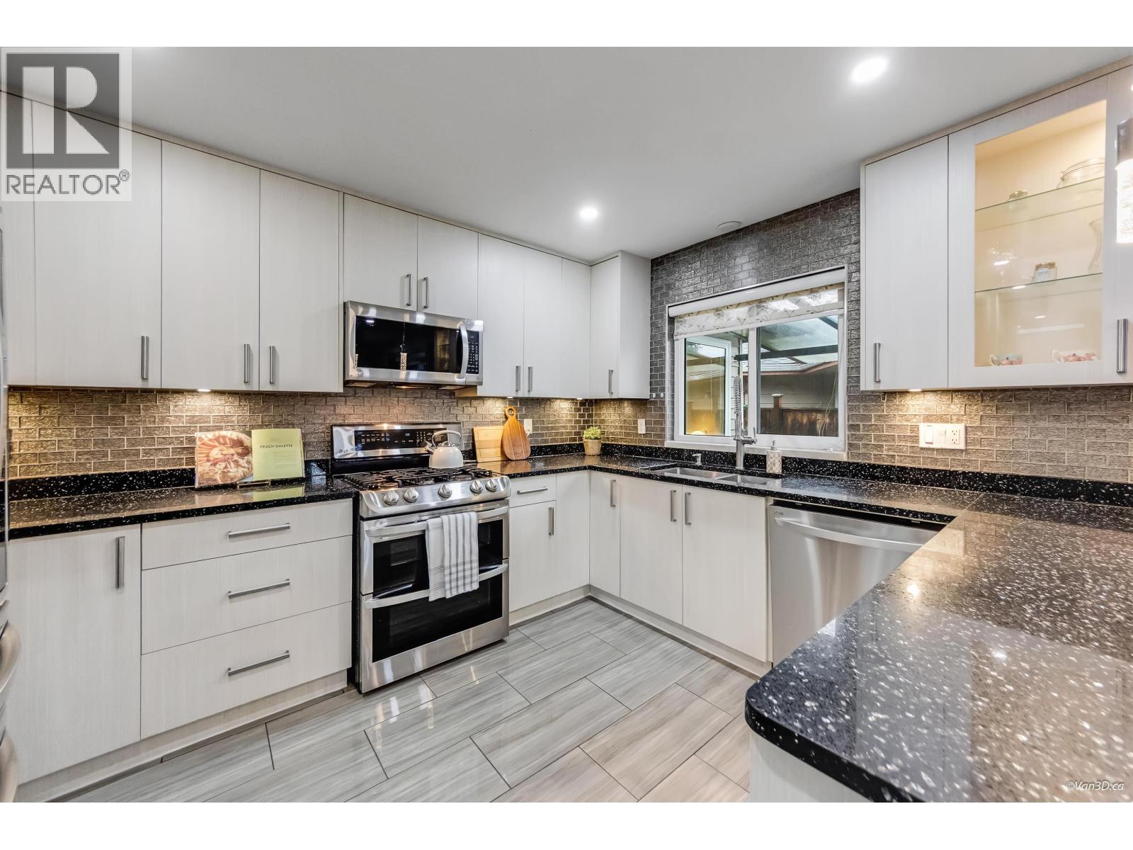 20461 Deniza Avenue, Maple Ridge, British Columbia  V2X 8T7 - Photo 6 - R3102194