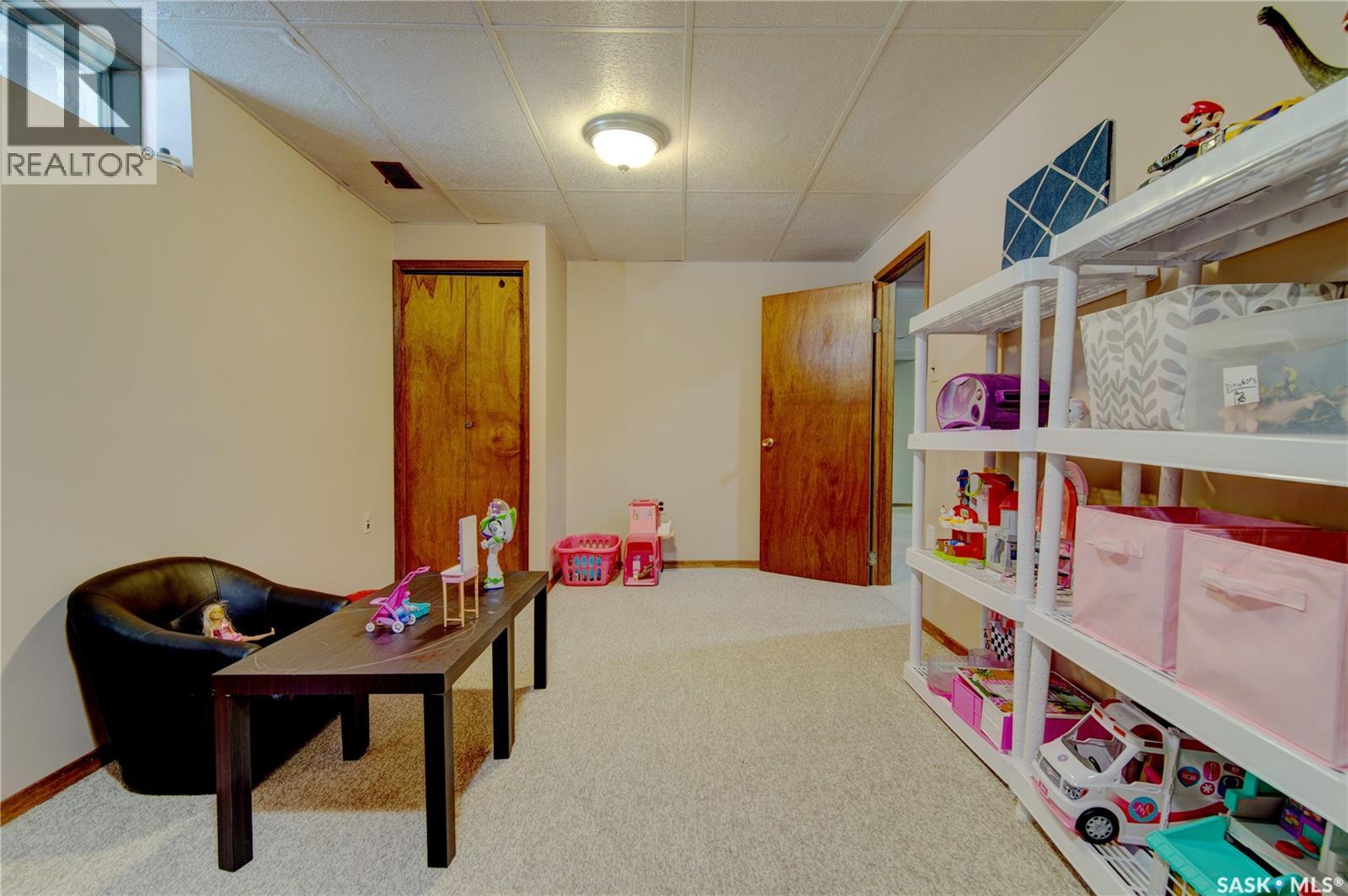 31 Crossley Bay, Regina, Saskatchewan  S4R 7C2 - Photo 30 - SK031087