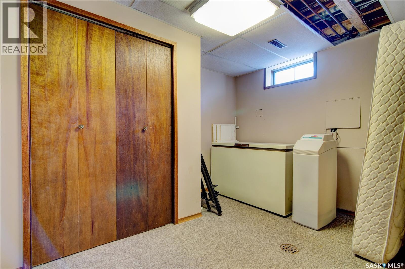 31 Crossley Bay, Regina, Saskatchewan  S4R 7C2 - Photo 34 - SK031087