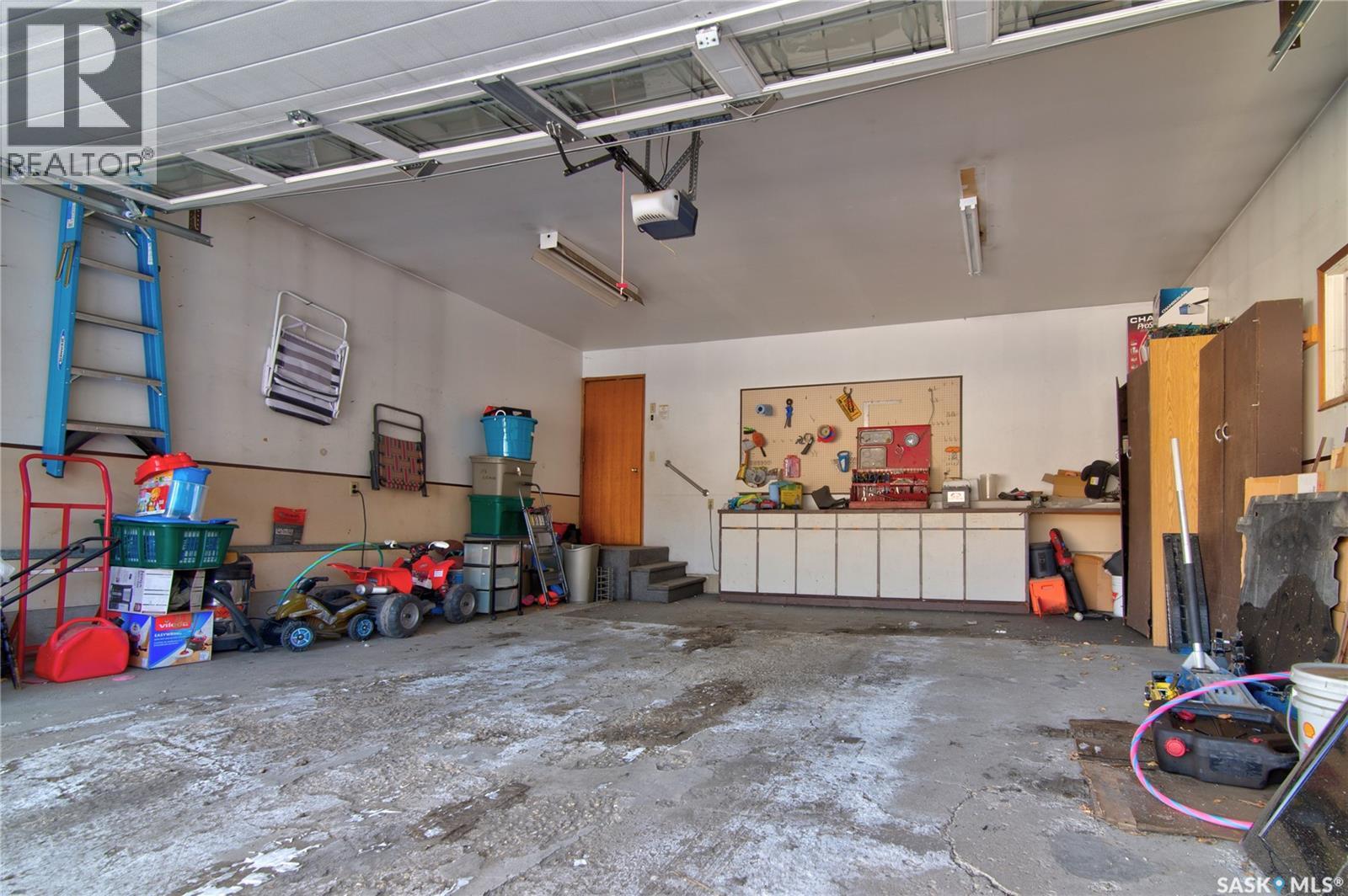 31 Crossley Bay, Regina, Saskatchewan  S4R 7C2 - Photo 36 - SK031087