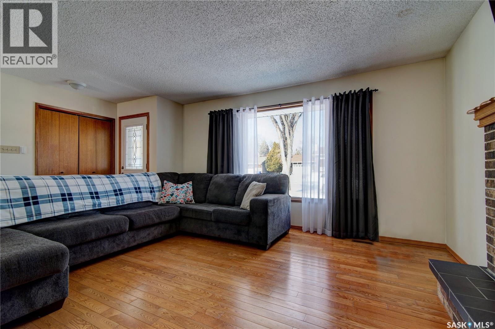 31 Crossley Bay, Regina, Saskatchewan  S4R 7C2 - Photo 6 - SK031087