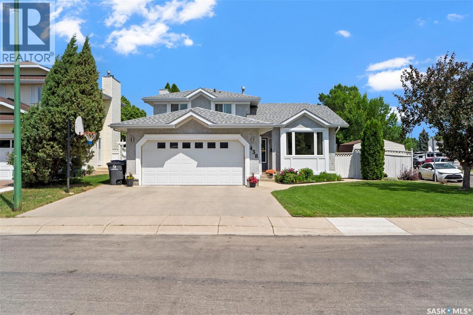 438 Cowley Place, Saskatoon, Saskatchewan  S7N 3X3 - Photo 2 - SK031079