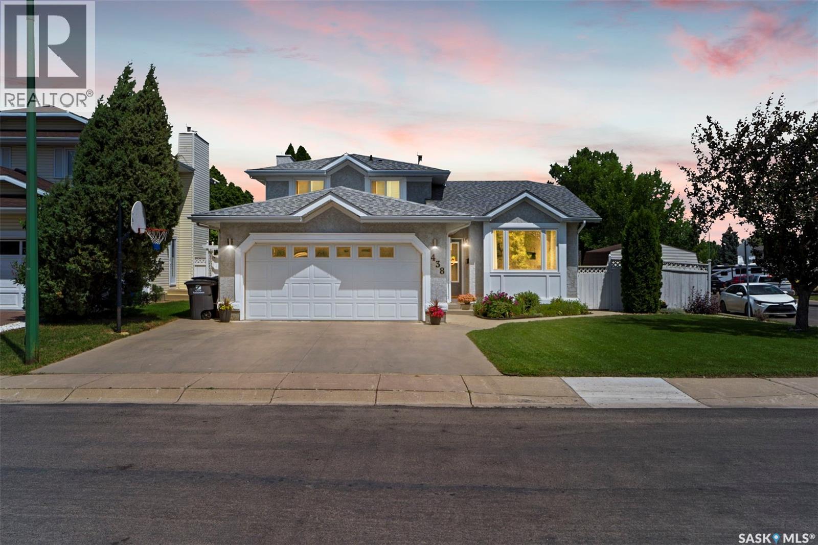 438 Cowley Place, Saskatoon, Saskatchewan  S7N 3X3 - Photo 3 - SK031079