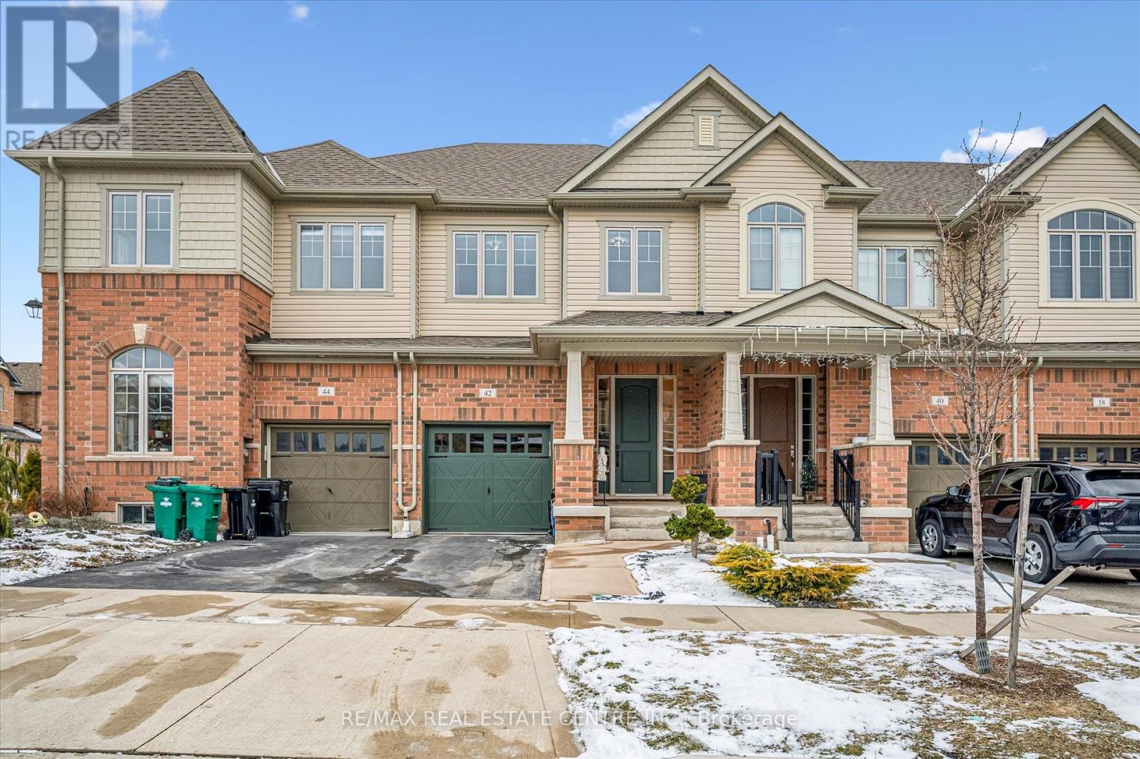 42 STONEHILL AVENUE, Kitchener, Ontario