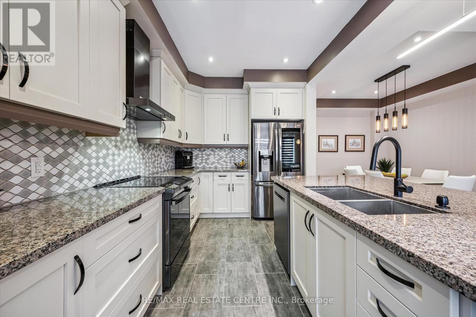 42 Stonehill Avenue, Kitchener, Ontario  N2R 0N8 - Photo 14 - X12911288