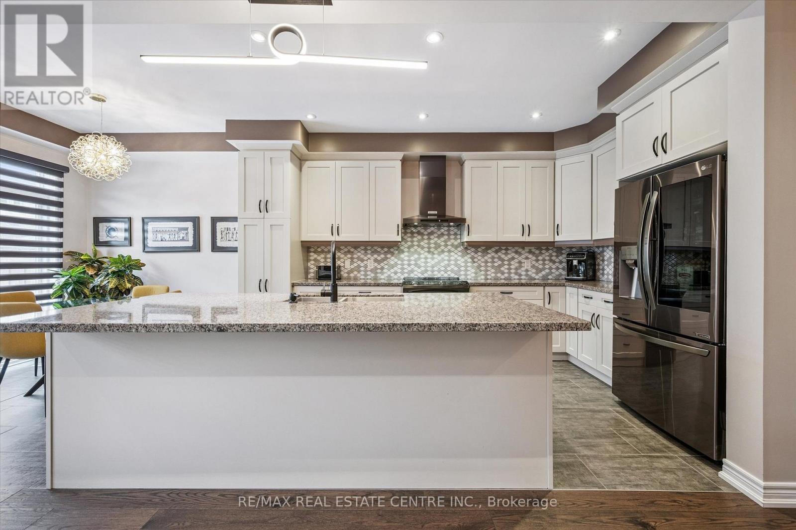 42 Stonehill Avenue, Kitchener, Ontario  N2R 0N8 - Photo 15 - X12911288