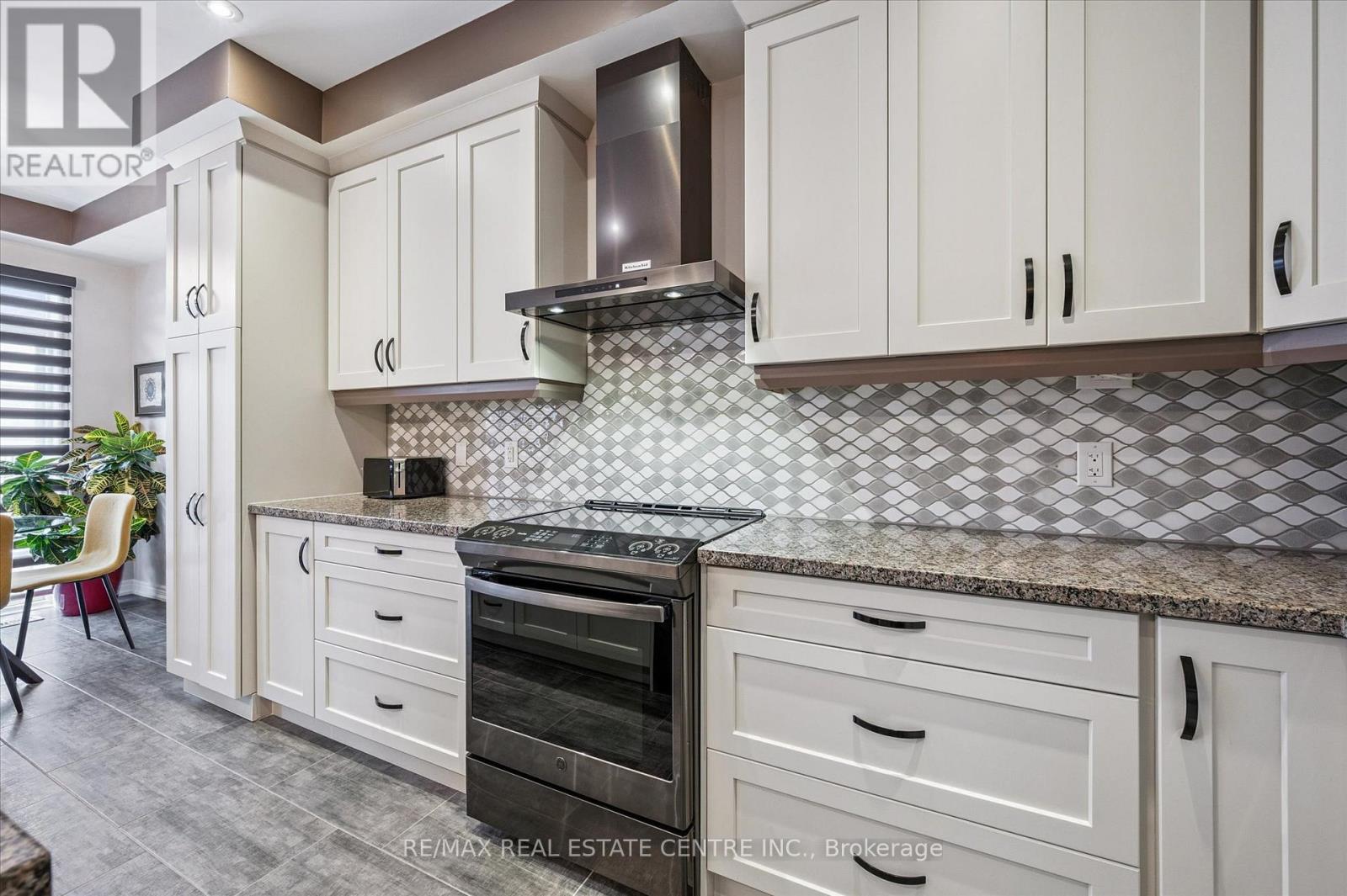 42 Stonehill Avenue, Kitchener, Ontario  N2R 0N8 - Photo 16 - X12911288