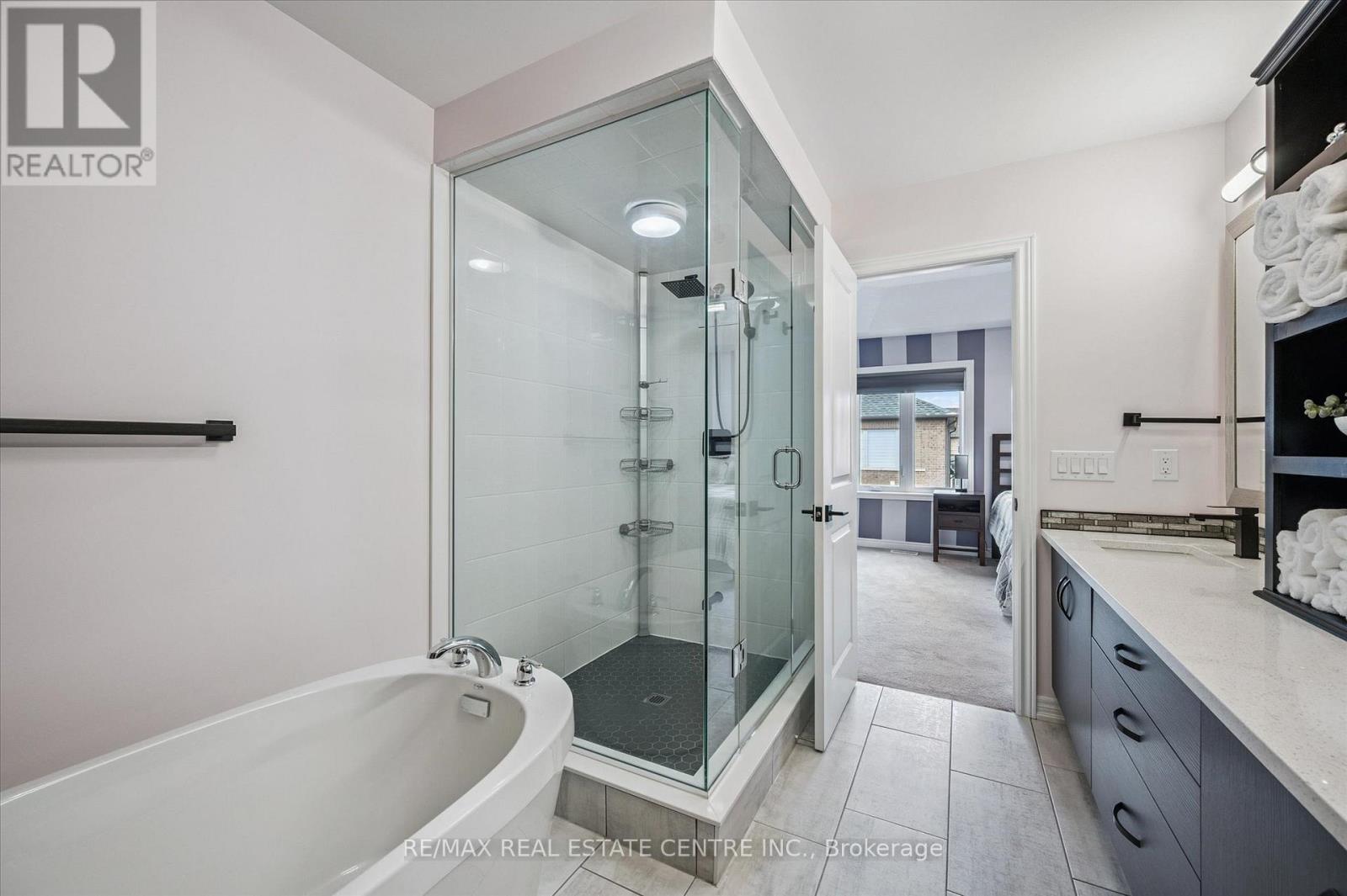 42 Stonehill Avenue, Kitchener, Ontario  N2R 0N8 - Photo 24 - X12911288