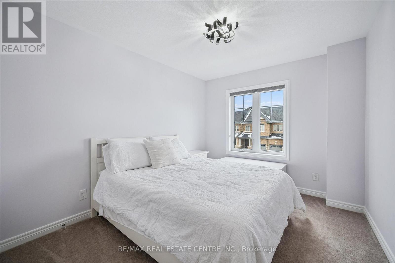 42 Stonehill Avenue, Kitchener, Ontario  N2R 0N8 - Photo 25 - X12911288