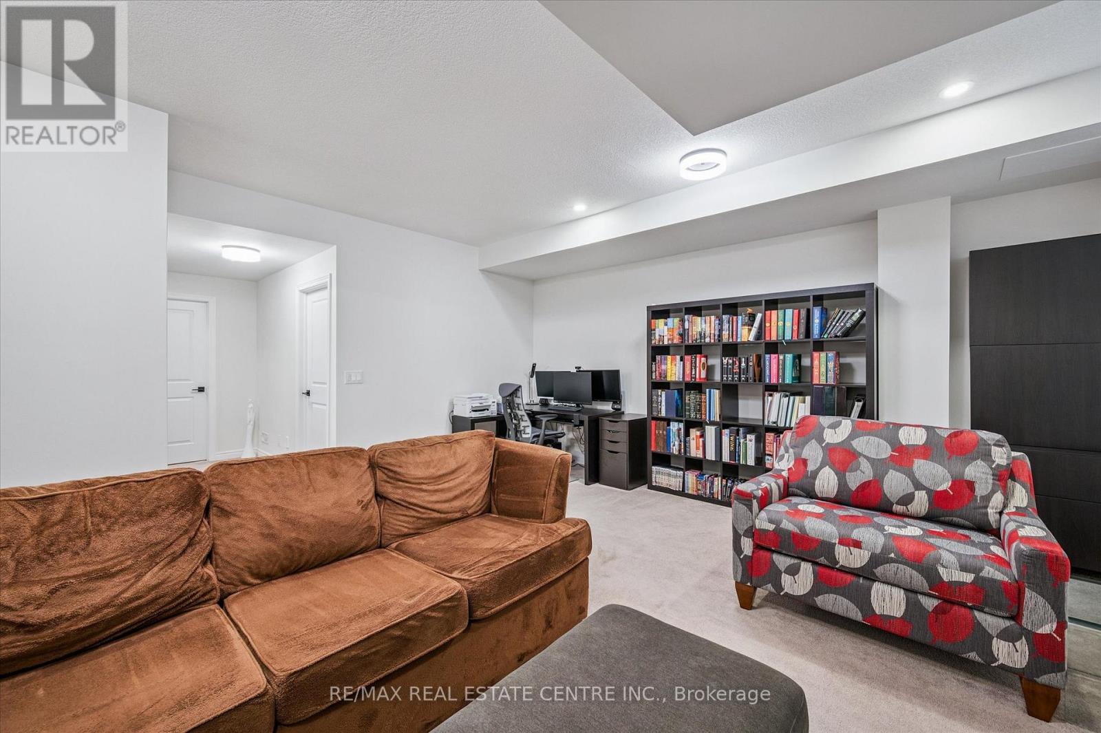 42 Stonehill Avenue, Kitchener, Ontario  N2R 0N8 - Photo 32 - X12911288