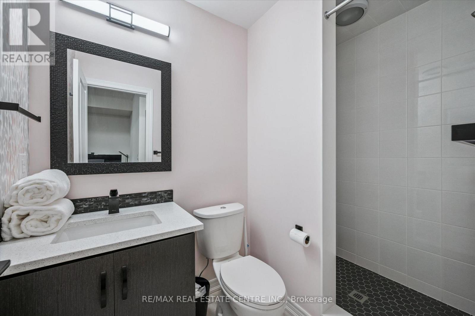 42 Stonehill Avenue, Kitchener, Ontario  N2R 0N8 - Photo 33 - X12911288