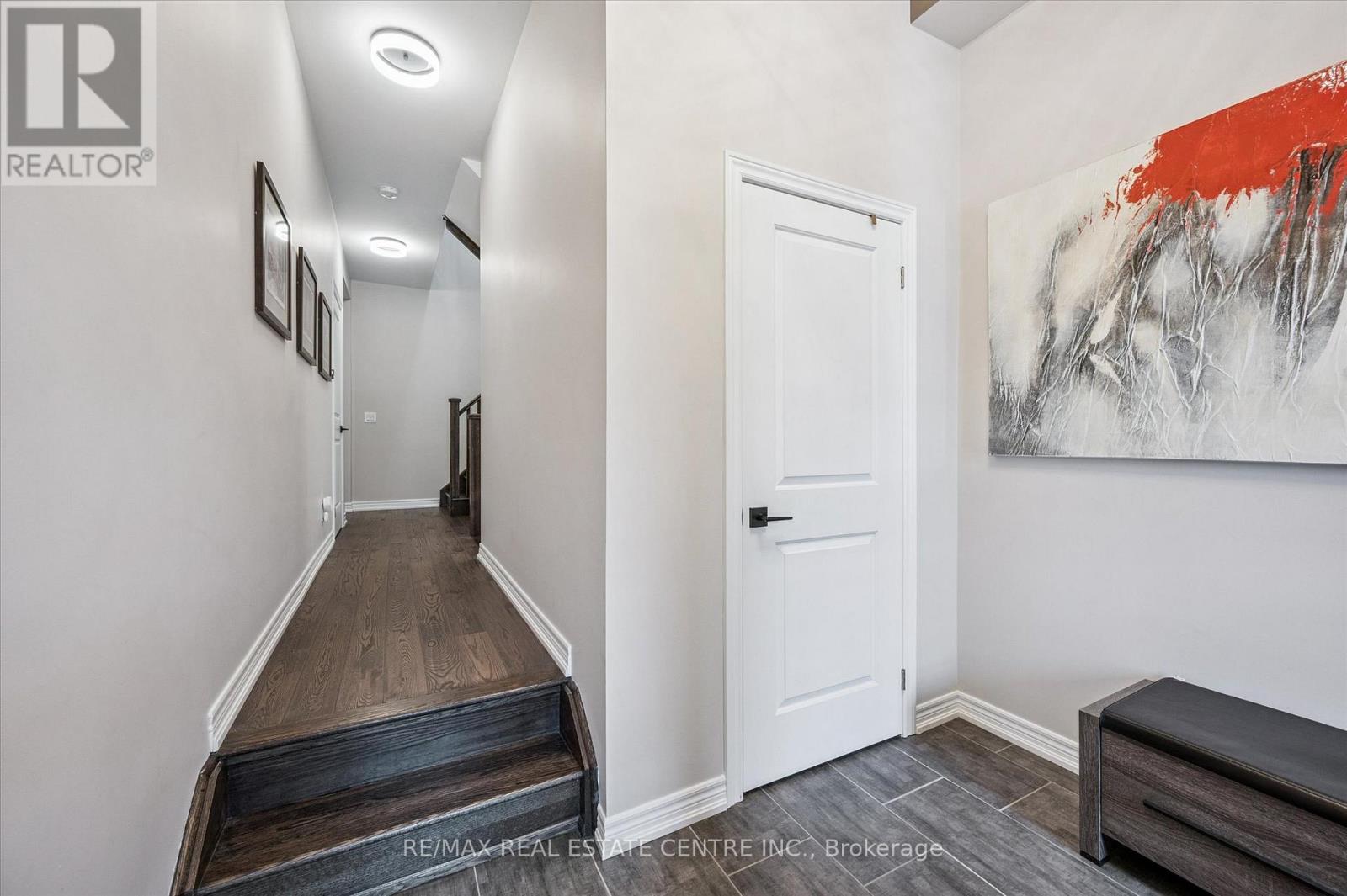 42 Stonehill Avenue, Kitchener, Ontario  N2R 0N8 - Photo 6 - X12911288