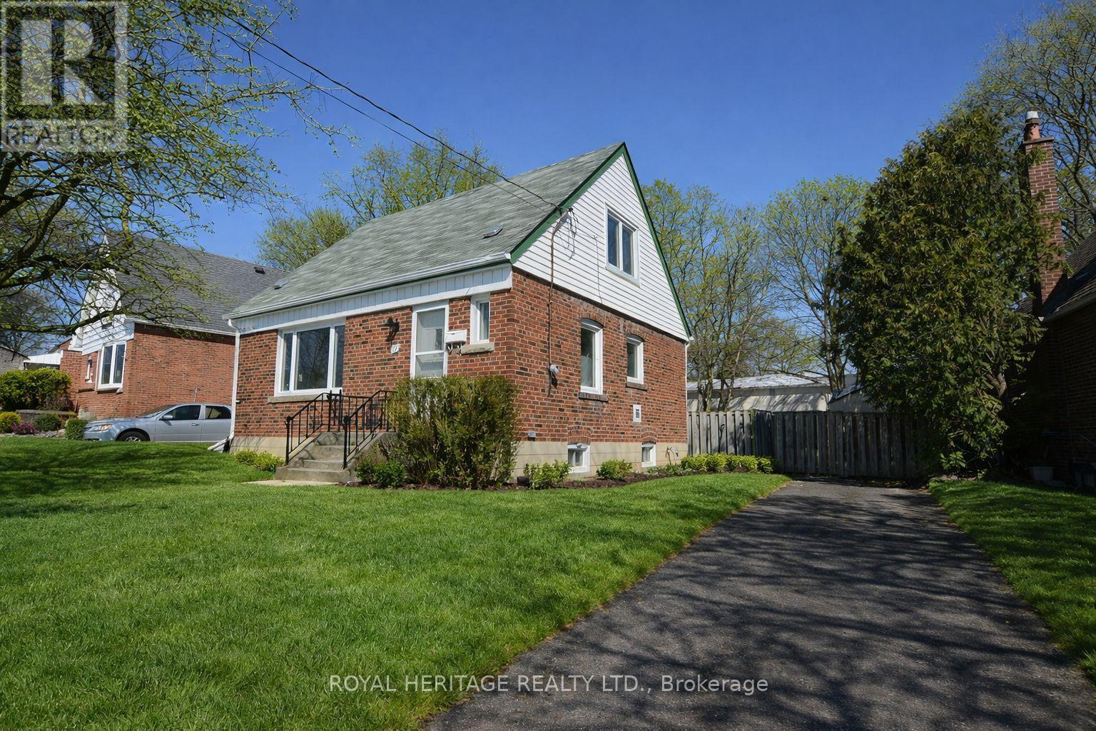 17 Kingswell Crescent, Toronto, Ontario  M1L 3E2 - Photo 2 - E12898464