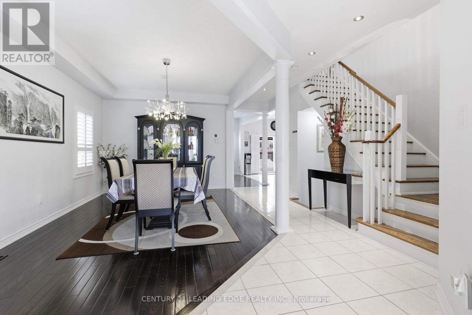 101 Monarchy Street, Barrie, Ontario  L4M 0E1 - Photo 2 - S12908434