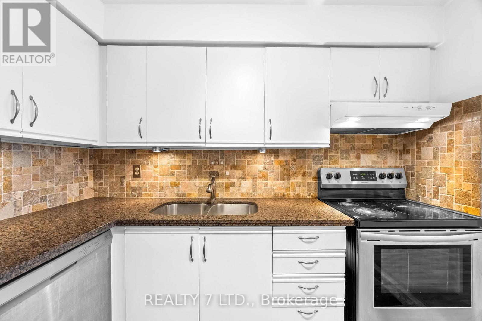 412 - 1270 Maple Crossing Boulevard, Burlington, Ontario  L7S 2J9 - Photo 10 - W12909004