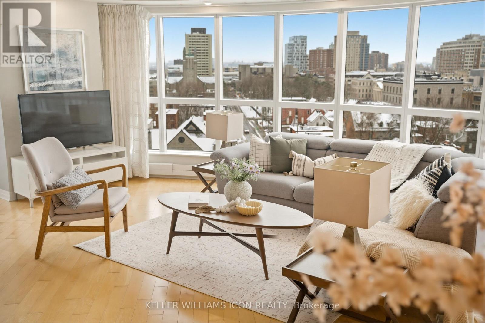 1301 - 195 Besserer Street, Ottawa, Ontario  K1N 0B6 - Photo 3 - X12911328