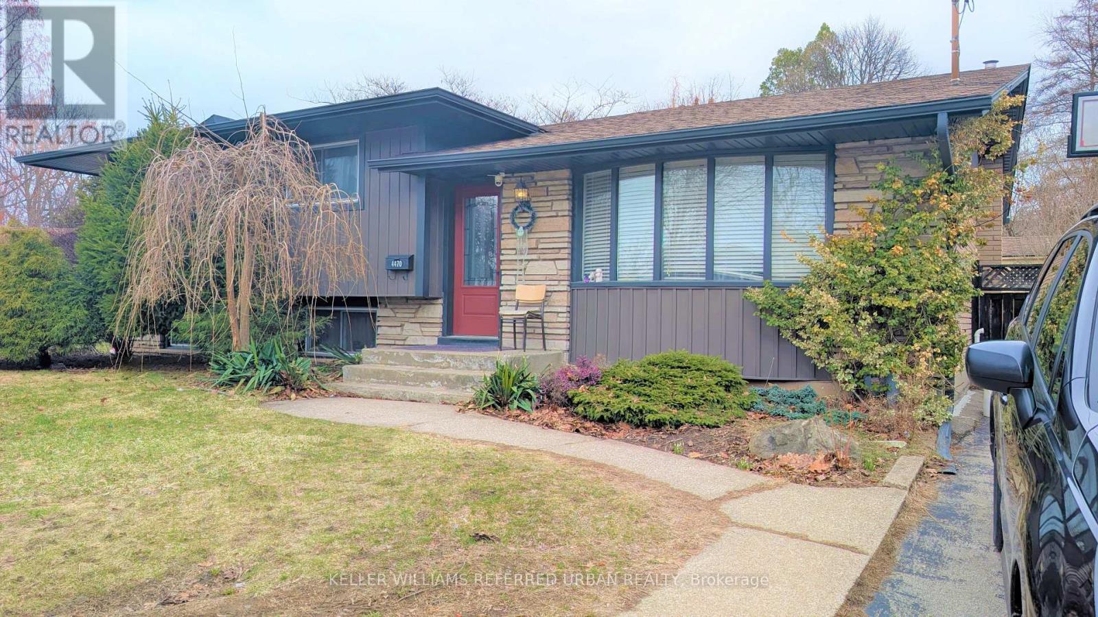 4470 Pinedale Drive, Niagara Falls, Ontario  L2E 6M5 - Photo 4 - X12834888