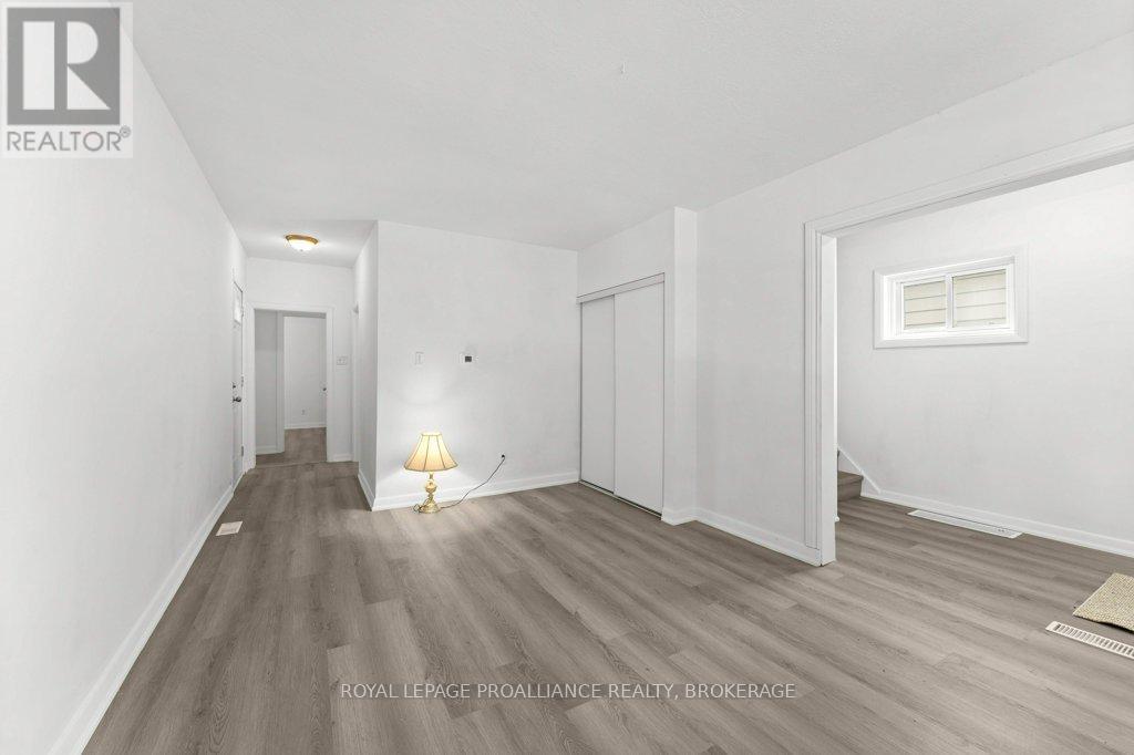 468-470 Victoria Street, Kingston, Ontario  K7L 3Z7 - Photo 12 - X12911604