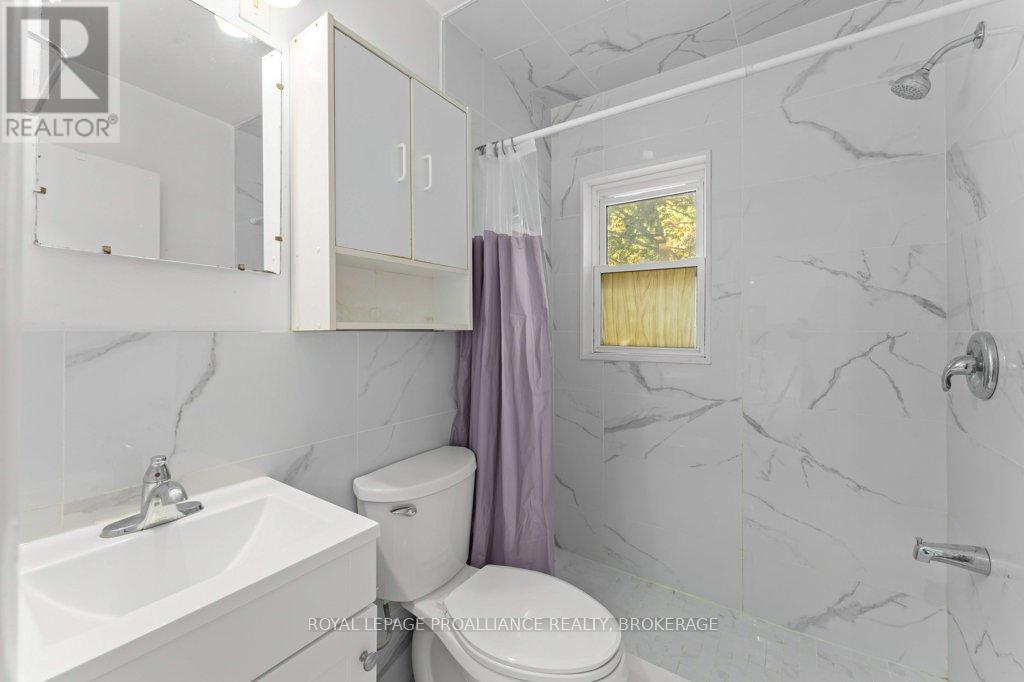 468-470 Victoria Street, Kingston, Ontario  K7L 3Z7 - Photo 34 - X12911604