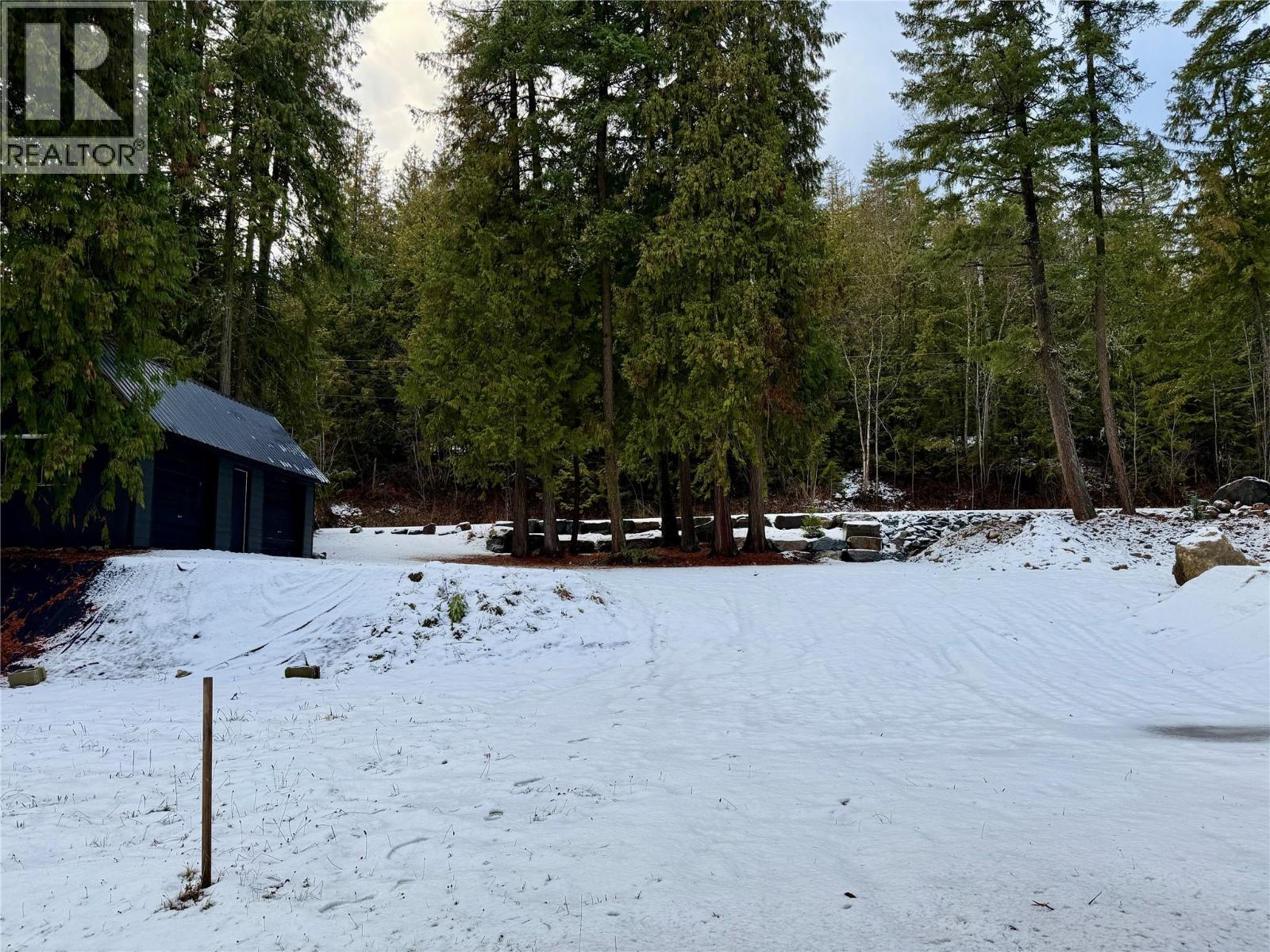 9884 Mara West Road, Sicamous, British Columbia  V0E 2V3 - Photo 10 - 10372881