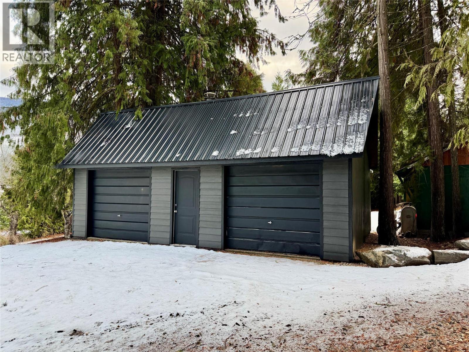 9884 Mara West Road, Sicamous, British Columbia  V0E 2V3 - Photo 18 - 10372881