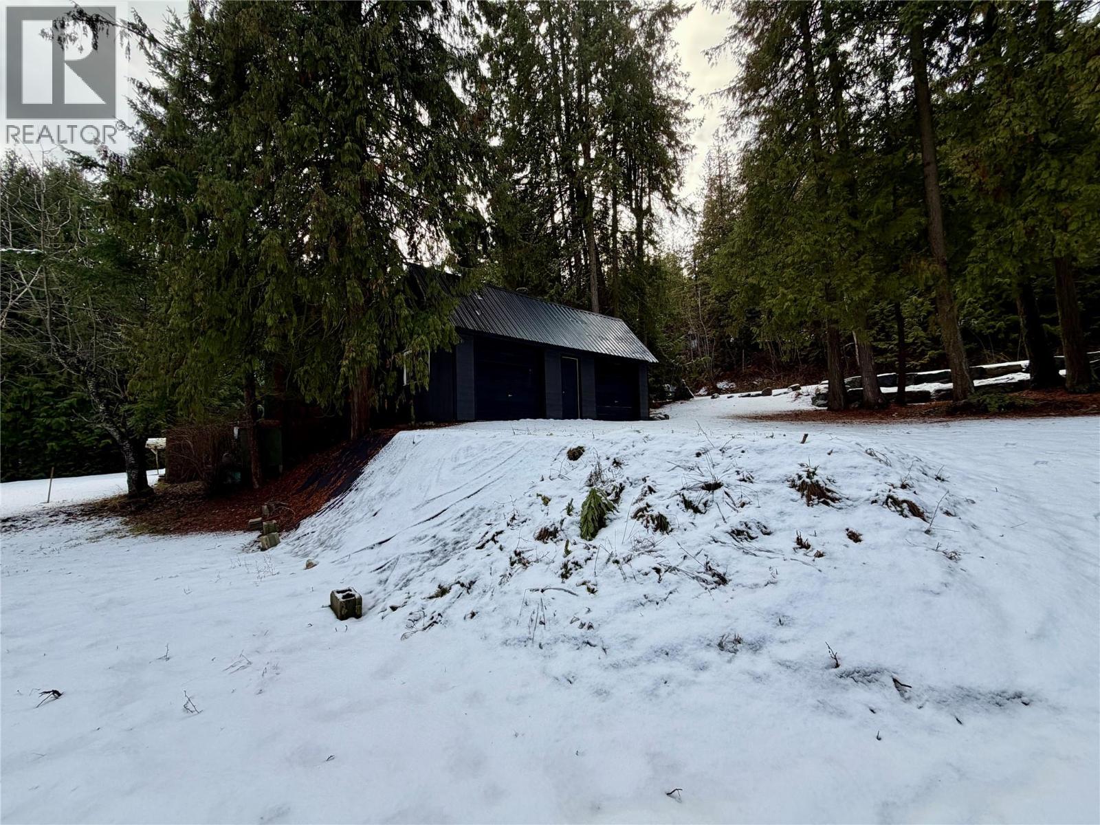 9884 Mara West Road, Sicamous, British Columbia  V0E 2V3 - Photo 11 - 10372881