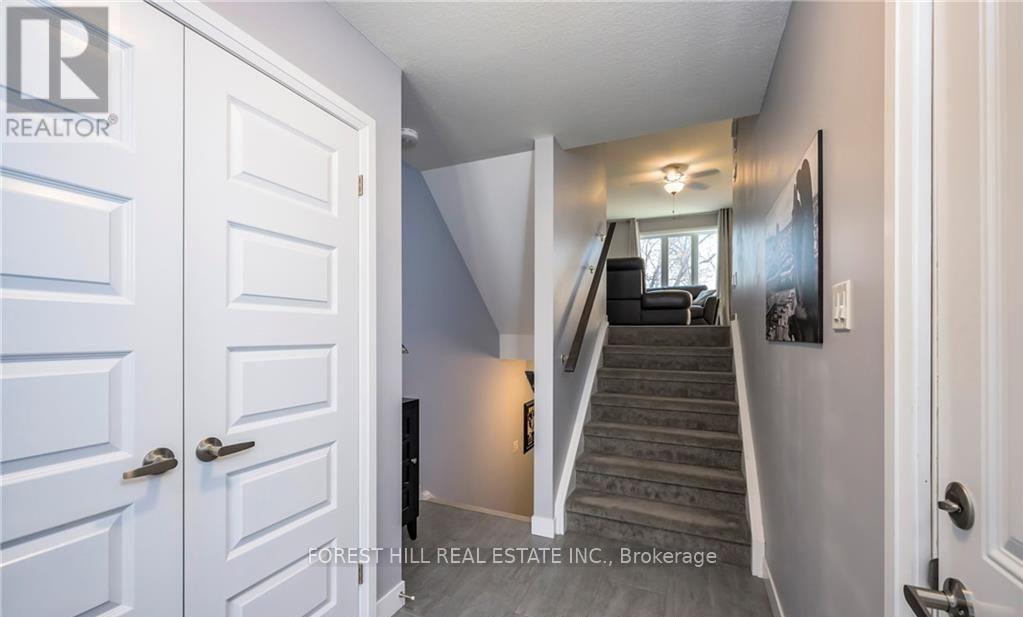 23 - 1110 Meadowlark Ridge, London South, Ontario  N6M 0H4 - Photo 3 - X12911392