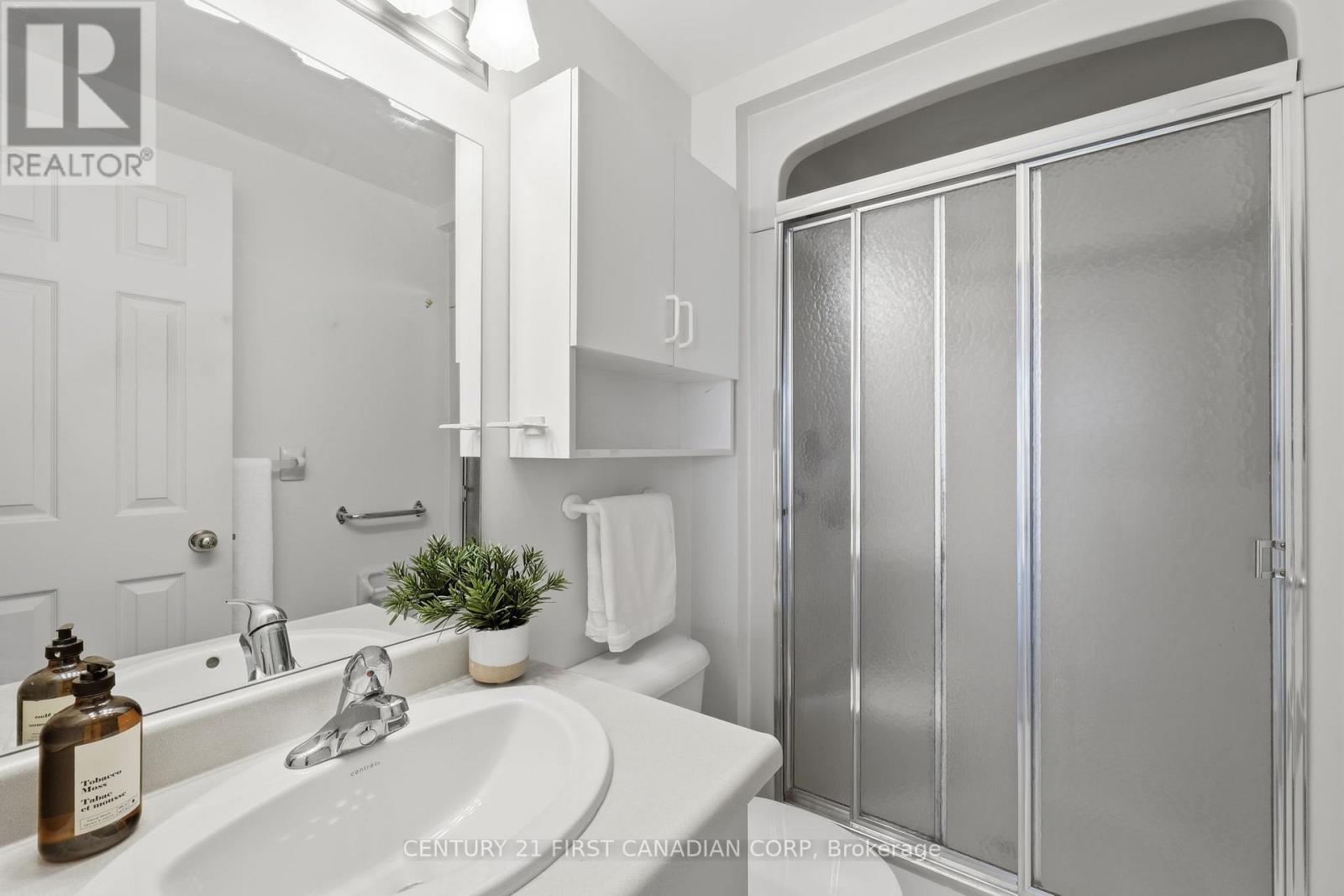 Photo 21 of 40 for 306 - 744 Wonderland Road S