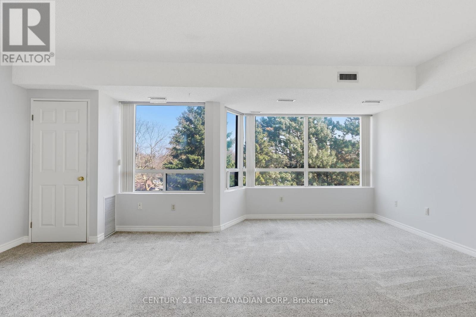 Photo 7 of 40 for 306 - 744 Wonderland Road S