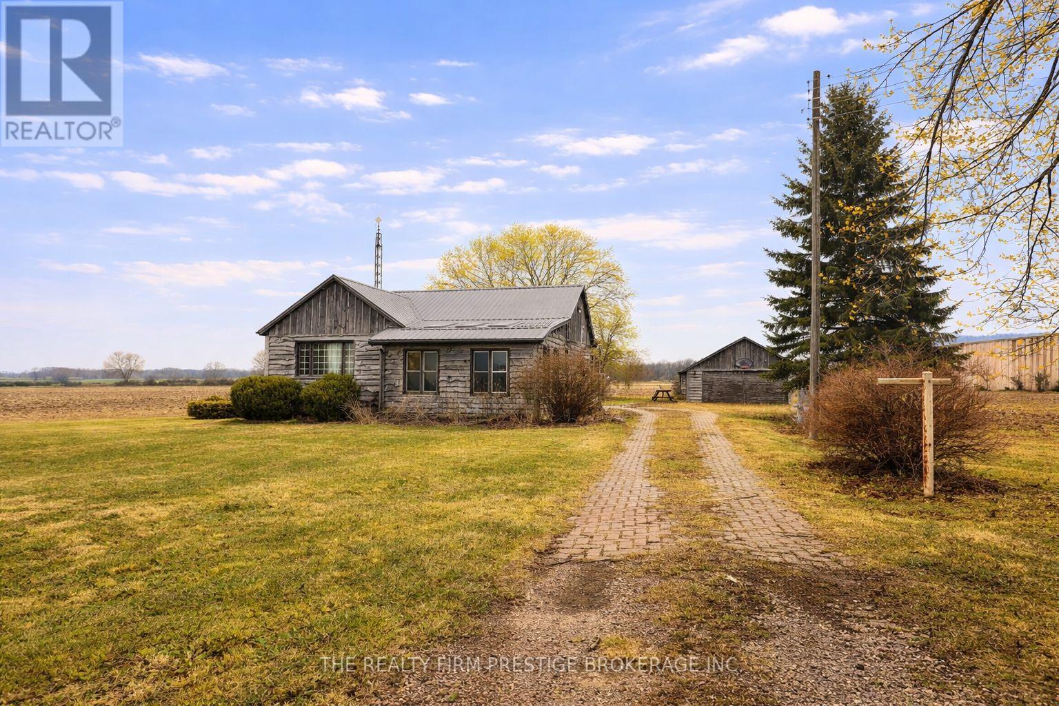 23104 Johnston Line, West Elgin, Ontario  N0L 2C0 - Photo 1 - X12911450