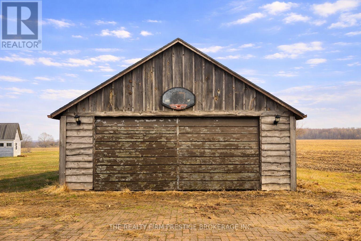 23104 Johnston Line, West Elgin, Ontario  N0L 2C0 - Photo 4 - X12911450