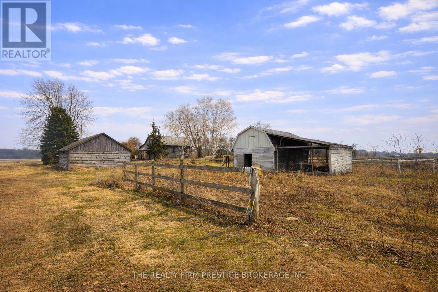 23104 Johnston Line, West Elgin, Ontario  N0L 2C0 - Photo 5 - X12911450