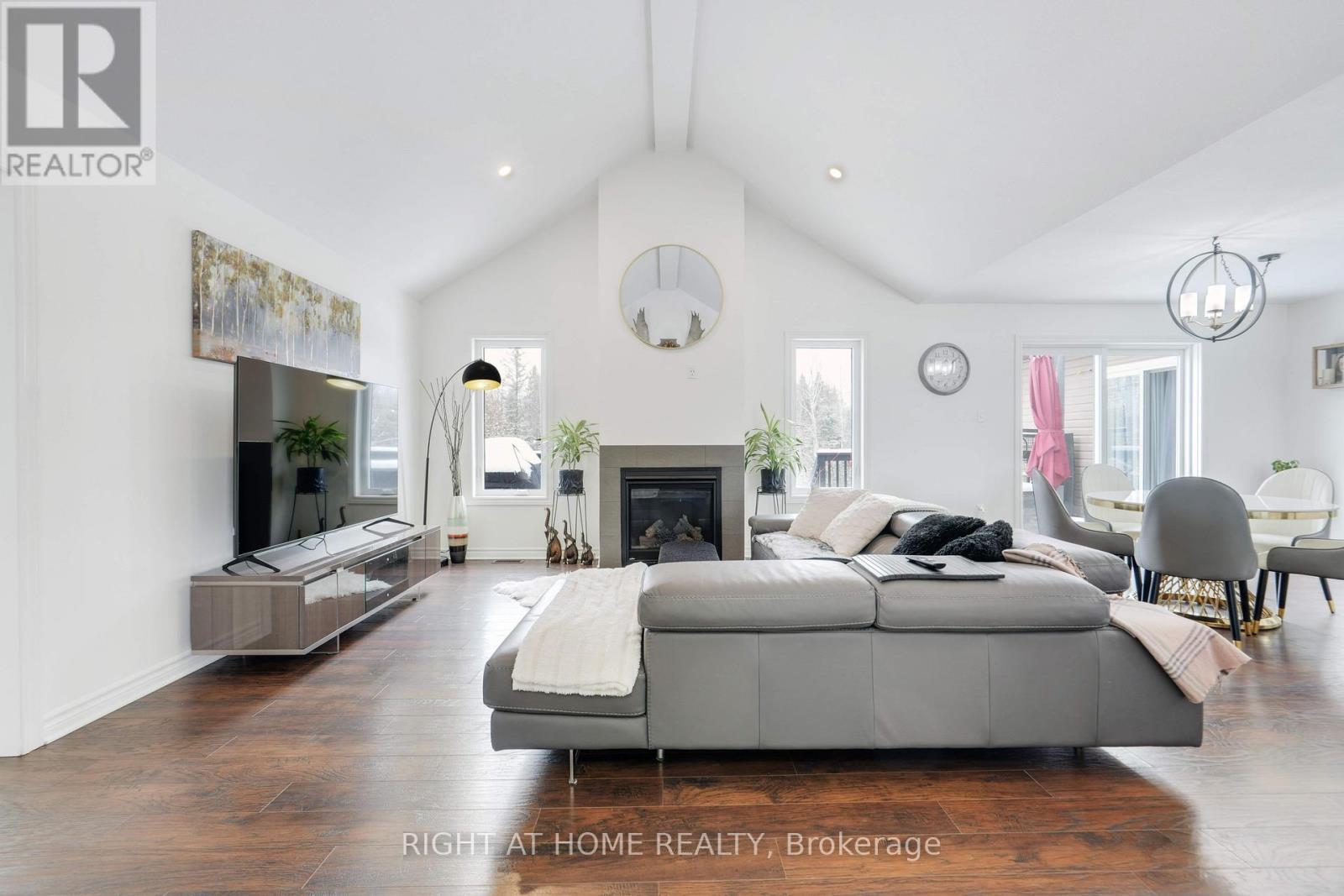 8833 Copeland Road, Ottawa, Ontario  K0A 1B0 - Photo 6 - X12911386