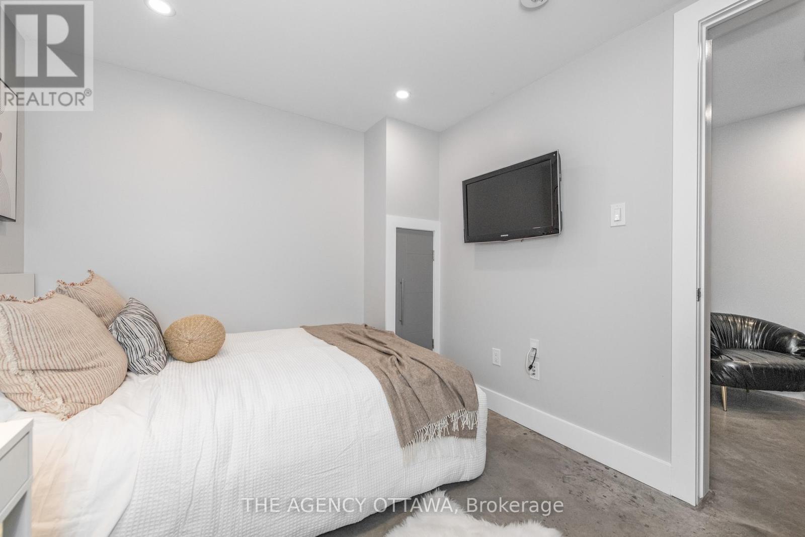 2 - 946 Colonel By Drive, Ottawa, Ontario  K1S 5C9 - Photo 26 - X12911530