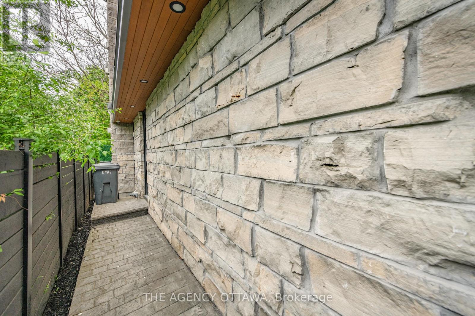 2 - 946 Colonel By Drive, Ottawa, Ontario  K1S 5C9 - Photo 4 - X12911530