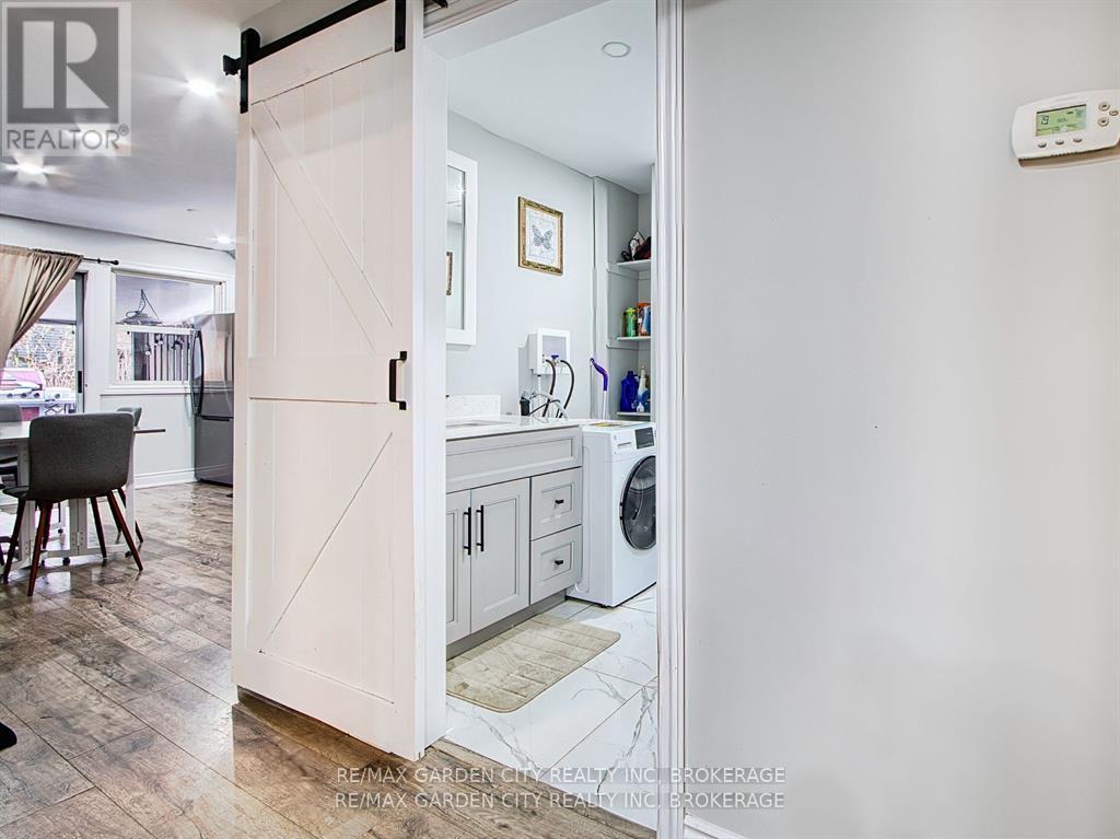 68 Carlton Street, St. Catharines, Ontario  L2R 1P8 - Photo 10 - X12911512