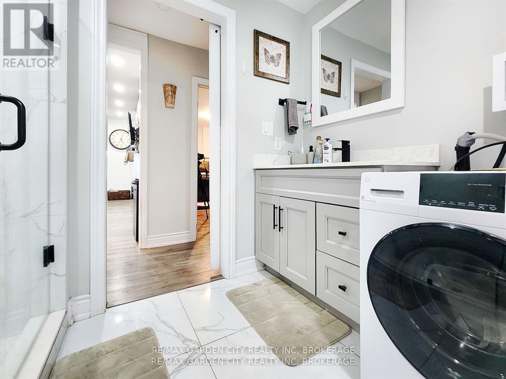 68 Carlton Street, St. Catharines, Ontario  L2R 1P8 - Photo 11 - X12911512