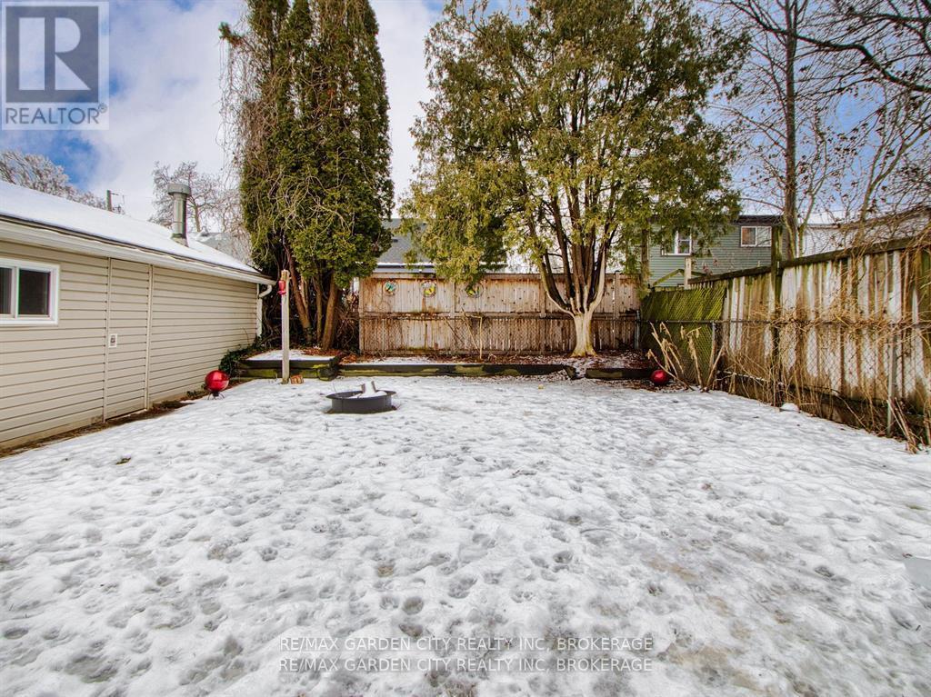 68 Carlton Street, St. Catharines, Ontario  L2R 1P8 - Photo 28 - X12911512