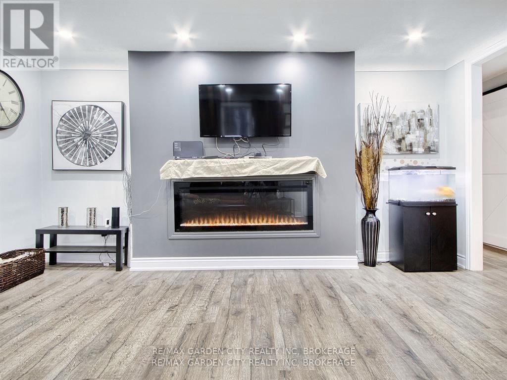 68 Carlton Street, St. Catharines, Ontario  L2R 1P8 - Photo 6 - X12911512