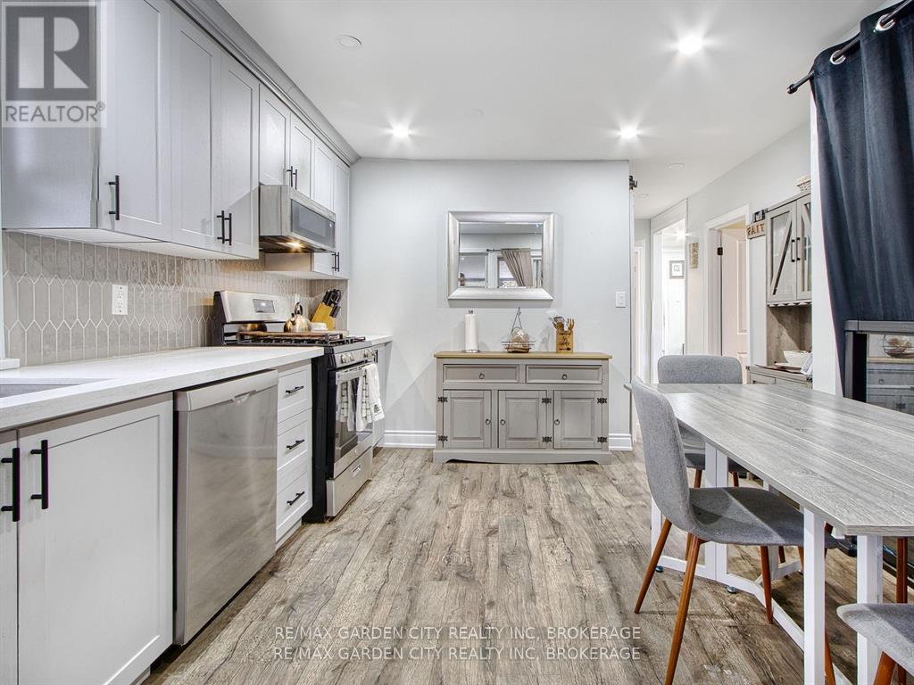 68 Carlton Street, St. Catharines, Ontario  L2R 1P8 - Photo 7 - X12911512