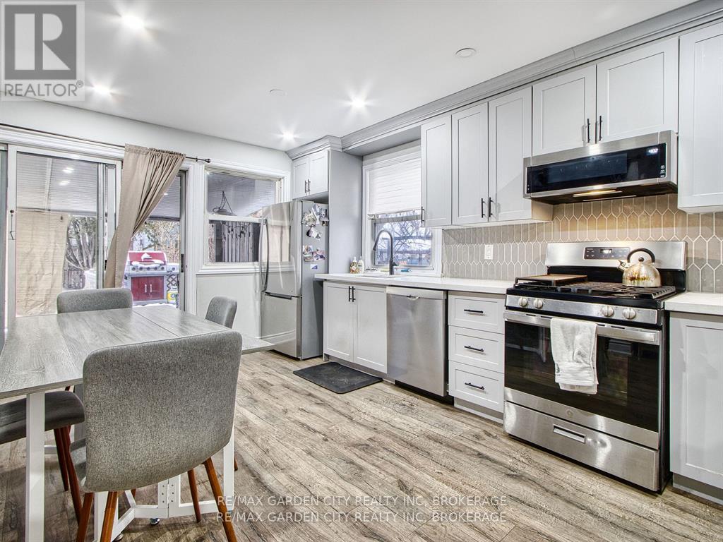 68 Carlton Street, St. Catharines, Ontario  L2R 1P8 - Photo 9 - X12911512